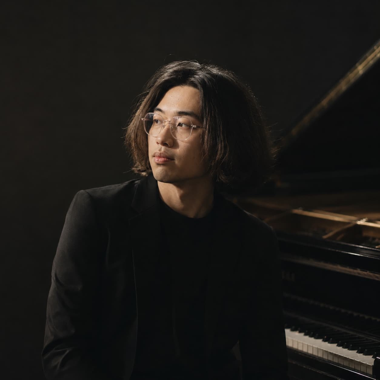 Yu-Cheng Huang official artist photo